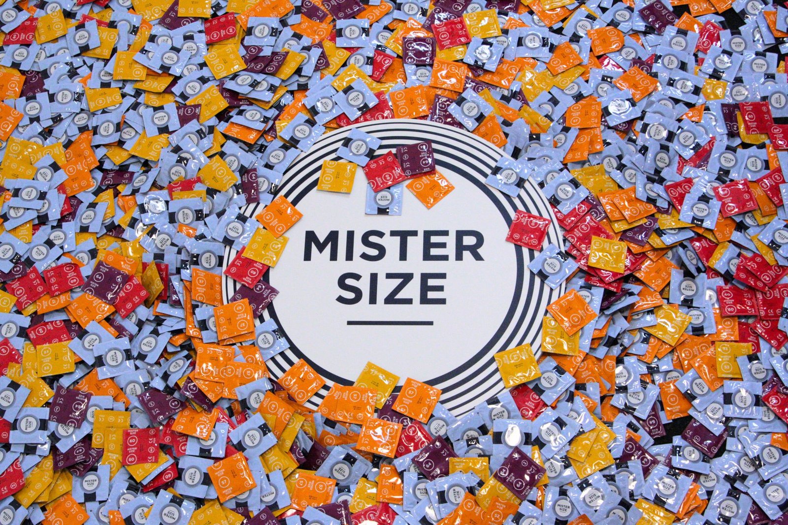 Skirtingi "Mister Size" prezervatyvai su skirtingais nominaliais pločiais