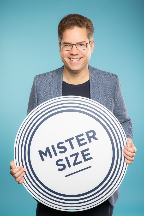 Jan Vinzenz Krause su MISTER SIZE logotipu